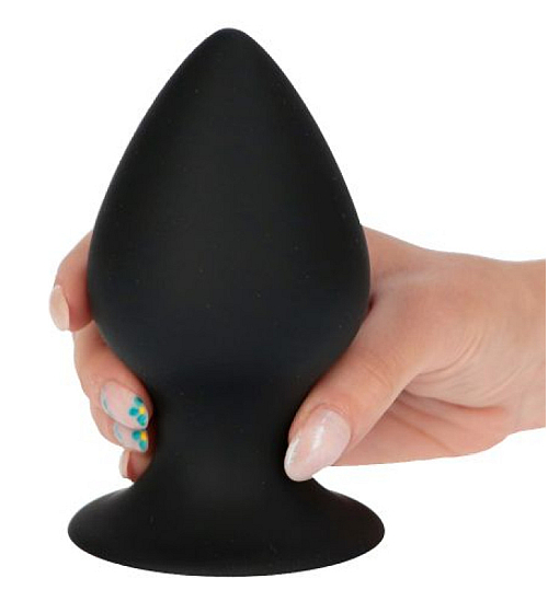 Extrémně velký anální kolík 