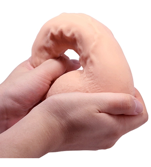 Realistické dildo z cyberskinu