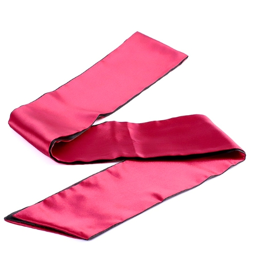 Saténová páska přes oči nebo pouta