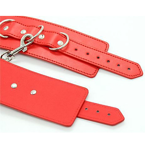 Smyslná pouta s řetězem