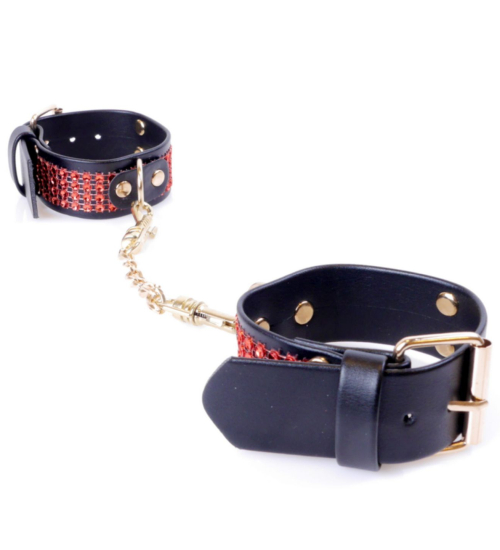 Pouta s červenými flitry