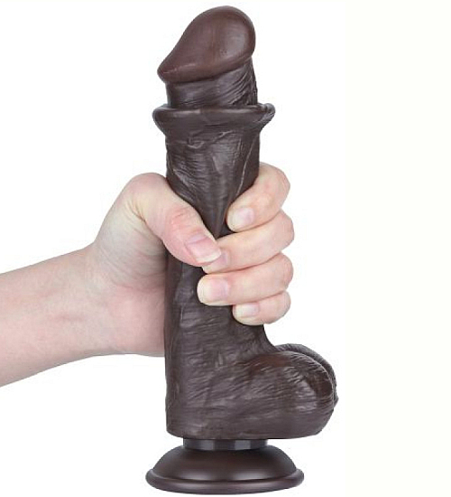 Hnědé dildo s varlaty
