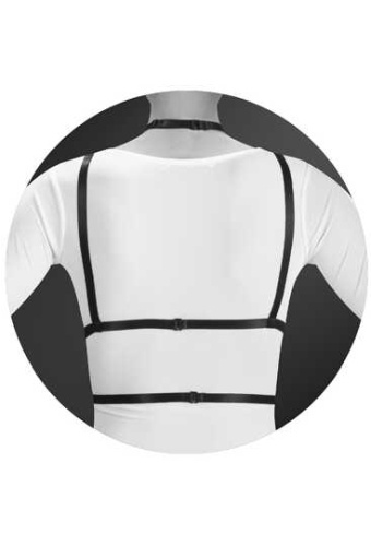 Ozdobné pruhy na výstřihu