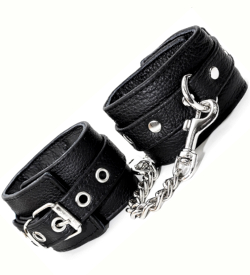 Pevné černé okovy