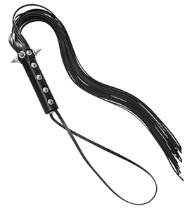 Kožený bič s cvočky