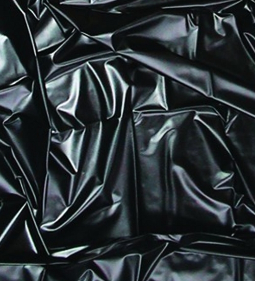 Černé prostěradlo pro mokré hry