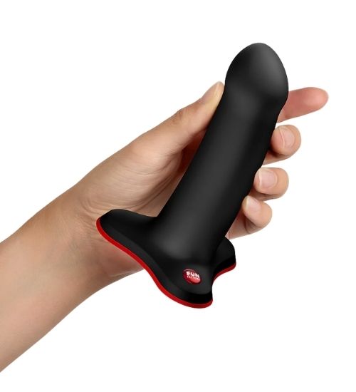 Malé černé dildo s přísavkou pro stimulaci bodu G