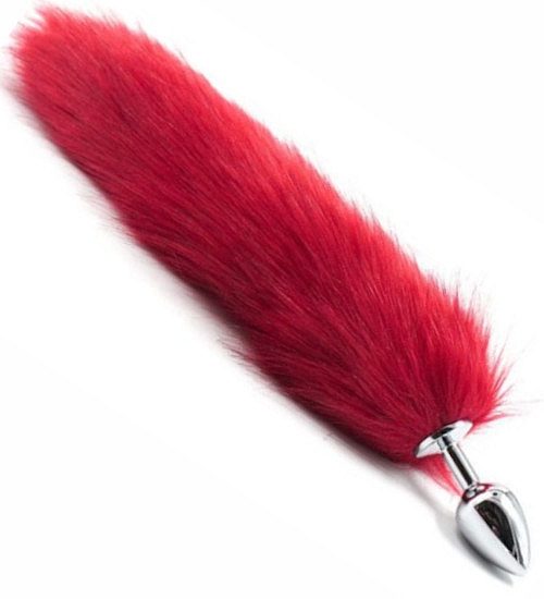 Zástrčka s dlouhým červeným ocasem