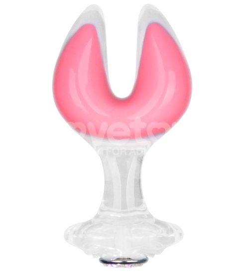 Plug svítící ve tmě