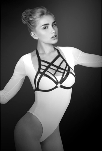 Ramínka pro zvýraznění ženského poprsí