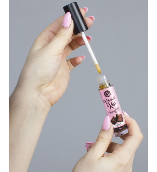 Lesk na rty Vibrant - zářivý hnědý lesk