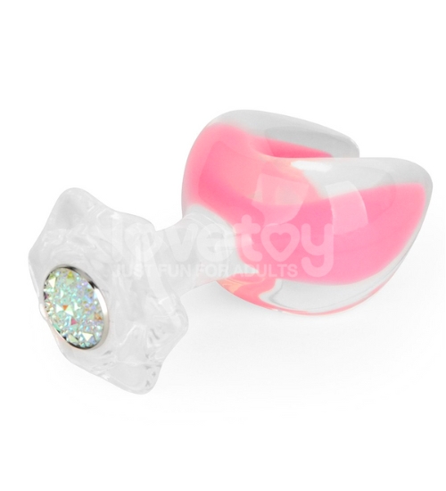 Plug svítící ve tmě